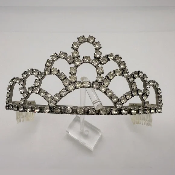 Vintage Rhinestone Silver Tiara Crown Scalloped Sparkle Costume Accessory - Picture 1 of 6